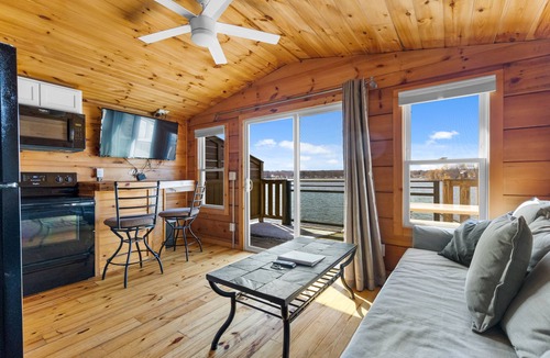 Edinboro Cabin | Edinboro Lake Resort Cabins