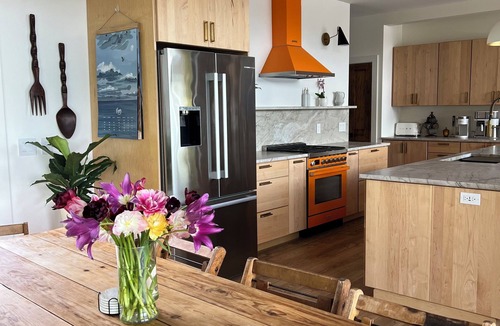 Northville House | Edinburg A-Frame, Lakefront Escape, Cozy Fires, Kayaks & Spring Sunsets, Decks