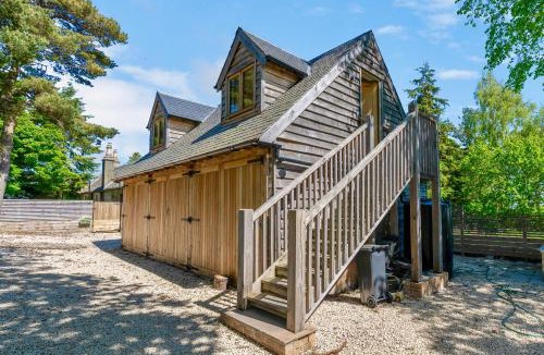 Blackburn House | Edinburgh's Springtime Chalet
