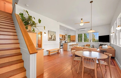 Edison House | Edison Schoolhouse — Charming 2bd 2ba in Skagit Valley