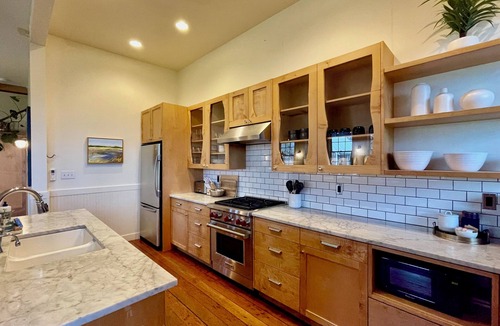 Edison House | Edison Schoolhouse Loft & Cottage