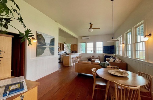 Edison House | Edison Schoolhouse Loft & Cottage