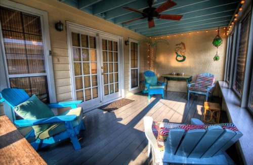 Llano House | EDIT 4,000+sf house, 4 bedrooms (2 masters), 3 and 1/2 bath, sleeps 8-10
