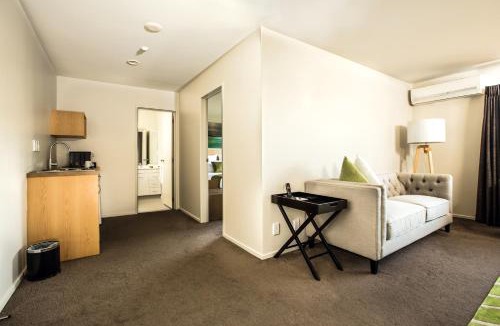 Greenlane Hotel | Edit Auckland Greenlane