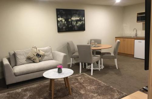 Greenlane Hotel | Edit Auckland Greenlane