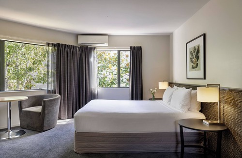 Greenlane Hotel | Edit Auckland Greenlane