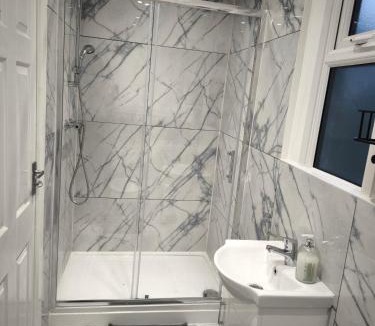 Reading House | Edlin Guest House