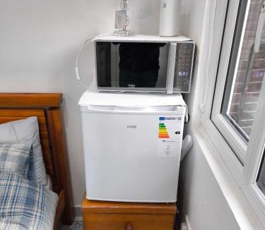 Reading House | Edlin Guest House