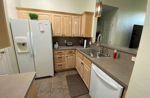 Edmond House | Edmond 3BR Sleeps 8 - Bunks + Games