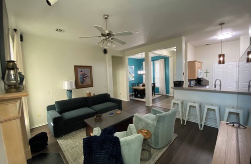 Edmond House | Edmond 3BR Sleeps 8 - Bunks + Games