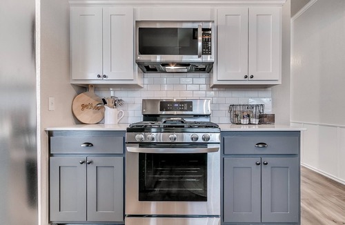 Edmond House | Edmond charmer with Rainfall shower & large yard!