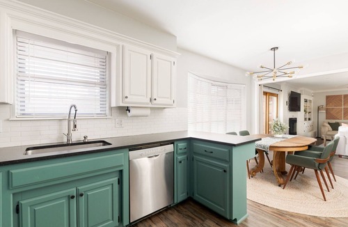 Edmond House | Edmond Home: Hot Tub & 2 Kings by OC