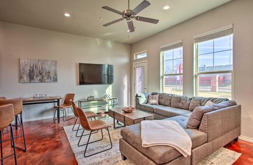 Edmond House | Edmond Oasis with Rooftop Lounge Walk to Dtwn!