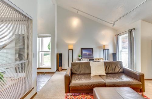 Edmond House | Edmond Townhome w/Pool Access Near Arcadia Lake!