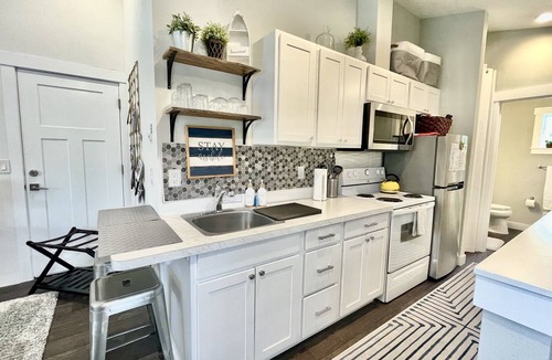 The Bowl of Edmonds Apartment | Edmonds Seaside Studio | Walk to Town and Train