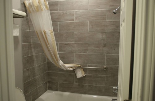 Edna Hotel | Edna Star Motel & Laundry