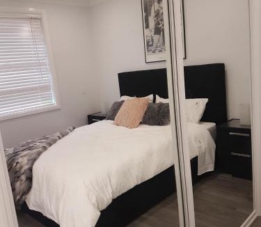 Glenwood Apartment | Edwin Place Apartment