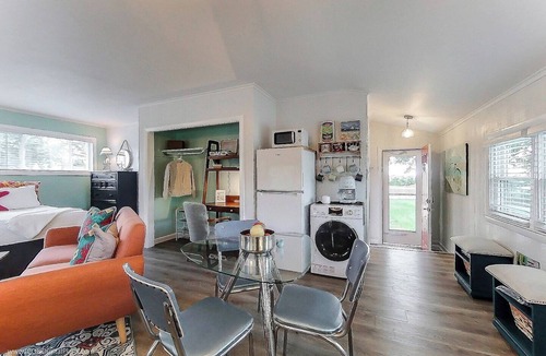 Newport East Apartment | Efficient-Sea on Easton's Point