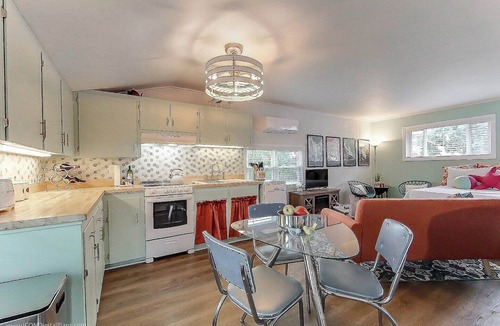 Newport East Apartment | Efficient-Sea on Easton's Point