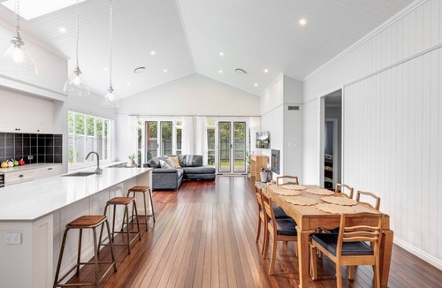 East Toowoomba House | Effortless Elegance & Charm!