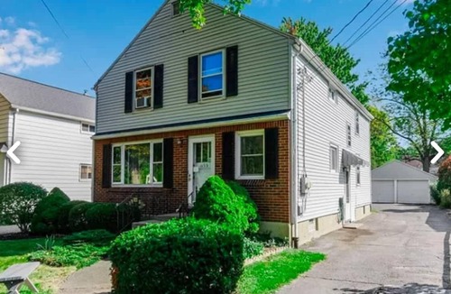 Eggertsville Apartment | Eggert - Lower · 2BR apartment near UB, Niagara Falls & Buffalo