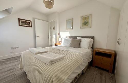 Runnymede Apartment | Egham Modern Two Bedroom Apartment