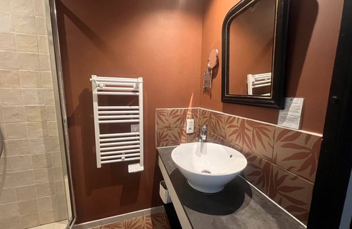 Le Rosais-La Flourie House | Eglantine room 2nd floor