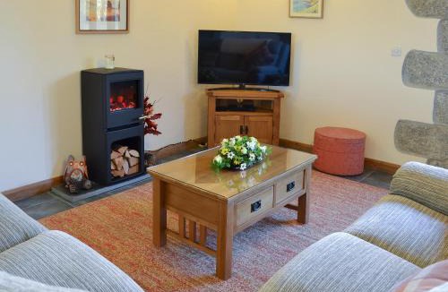 Helston House | Eglos Derry Farm Cottage - E4597