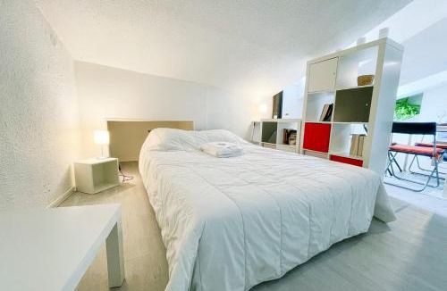 Quartier Hyper-Centre Apartment | #EH Le Rousseau