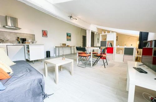 Quartier Hyper-Centre Apartment | #EH Le Rousseau