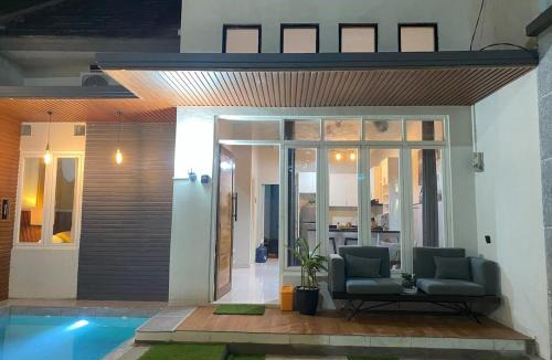 Kalipuro Villa | eHouse