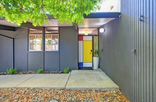 Southwestern Sacramento House | Eichler's MCM | Fireplace, Netflix, Games