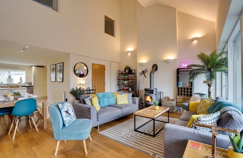 Cirencester House | Eider Cottage: Lakeside Escape with Spa Access