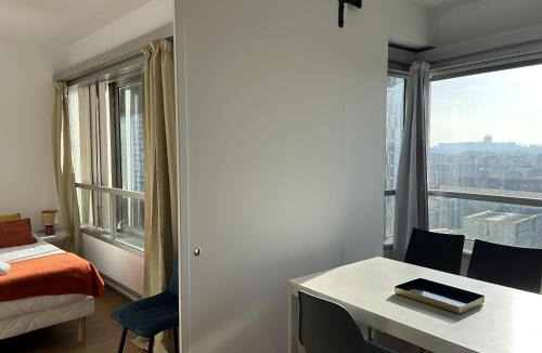 Quartier de Javel Apartment | Eiffel Tower Grand Appartement 3 Chambres Panoramique Paris Vue with Parking