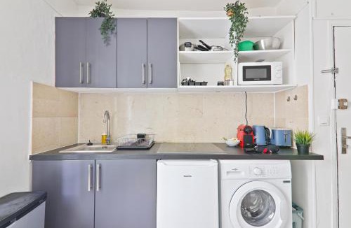 Quartier de Javel Apartment | Eiffel Tower - Heart of Paris-1BR-4P with NetFlix