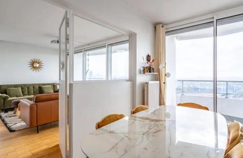 Quartier de la Chapelle Apartment | Eiffel Tower & Montmartre View 4 Terraces