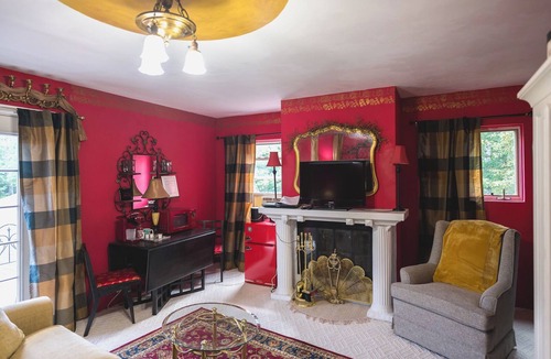 L'Anse House | Eiffel tower retreat