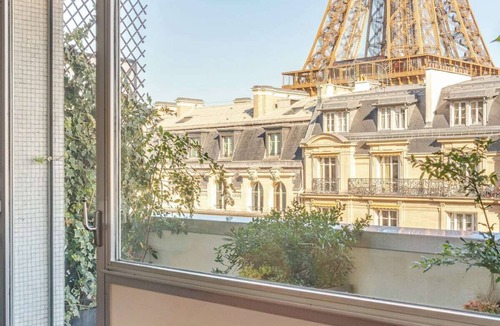 Grenelle Apartment | EIFFEL TOWER VIEW - Luxury Apartment