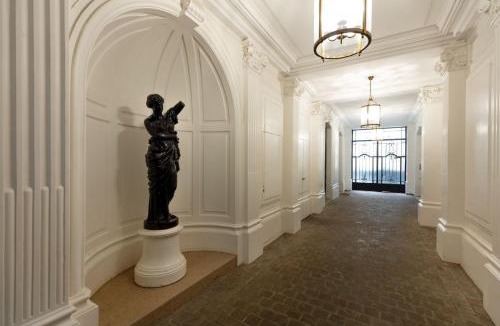 Porte-Dauphine Apartment | Eiffel View - Elegant 1BR - Terrace