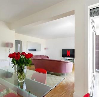 Auteuil Apartment | Eiffel View - Spacious 3BR - Sleeps 9 - Terrace