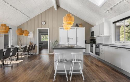 Frederiksvaerk House | Eight-Bedroom Holiday Home Frederiksværk With A Room Hot Tub 05