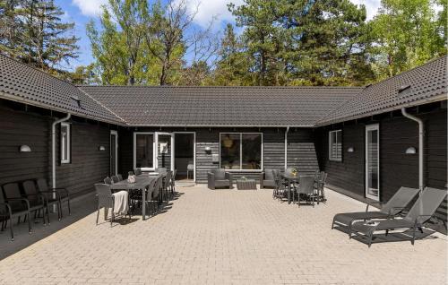 Frederiksvaerk House | Eight-Bedroom Holiday Home Frederiksværk With A Room Hot Tub 05