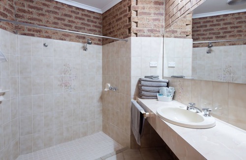 Eildon Hotel | Eildon Parkview Motor Inn. Room 1