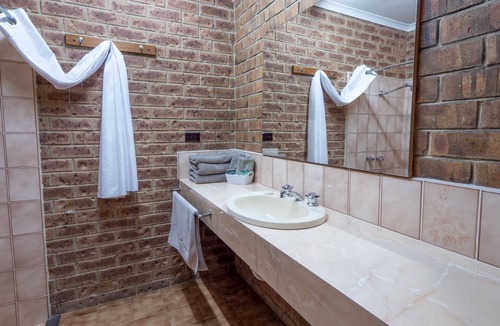 Eildon Hotel | Eildon Parkview Motor Inn. Room 9