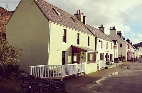 Dornie House | Eilean Donan View