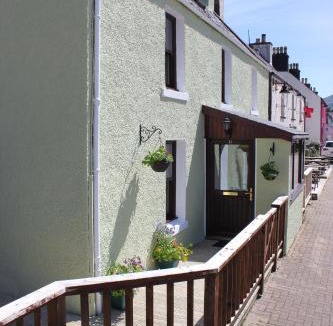 Dornie House | Eilean Donan View