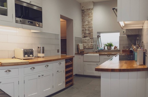 Breakish Cottage | Eilean Sionnach Lighthouse Cottage