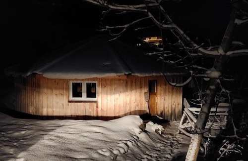 Sundlauenen House | Einzigartige Holzhütte mit Bergpanorama by Interhome