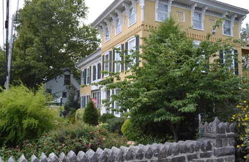 Neffsville Bed & Breakfast | EJ Bowman House Bed & Breakfast