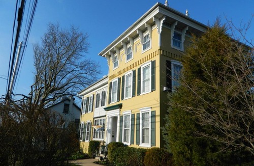 Neffsville Bed & Breakfast | EJ Bowman House Bed & Breakfast